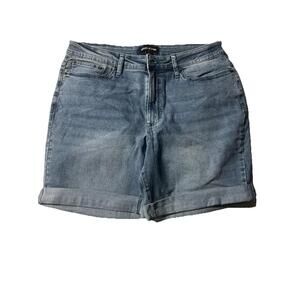 DKNY Jeans Women's Denim Faded  Blue Shorts size 12. BR